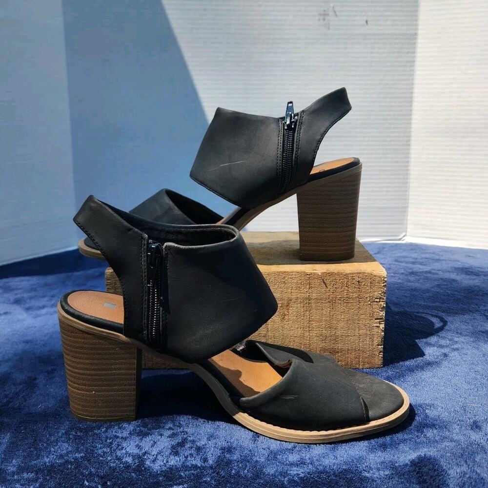 Dolcetta Claire Black Stacked Heel Sandals Faux Suede Size 9.5